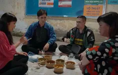 Gặp nhau cuối tuần: “Trend săn giấy vụn” - Lấy thành tích học sinh giỏi cho con