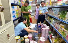 Phát hiện gần 200 sản phẩm sữa bột cho trẻ em nhập lậu, 150 kg chân gà không rõ nguồn gốc