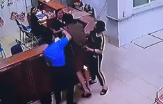Công an làm việc với người đàn ông tấn công nhân viên y tế tại Nghệ An