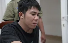 Truy bắt kẻ xông vào nhà, cướp dây chuyền vàng của cụ bà giữa ban ngày