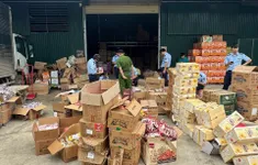 Hơn 36.000 sản phẩm thực phẩm và giấy vệ sinh nhập lậu bị thu giữ tại Cao Bằng