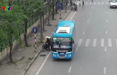 Xe dù bủa vây bến xe: Lỗ hổng trong quản lý vận tải hành khách