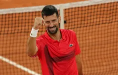 Djokovic ngược dòng hạ Zverev, lần thứ 51 góp mặt ở bán kết Grand Slam
