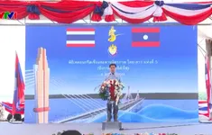 Hợp long cầu đường bộ nối Thái Lan và Việt Nam