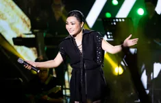 "Chị đẹp" Phương Thanh hát giữa Di sản thiên nhiên Vịnh Hạ Long