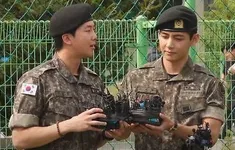 V và RM của BTS đã xuất ngũ