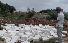 Hàng trăm phôi xà phòng bị đổ trộm ở Ninh Thuận
