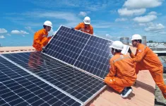 Hộ gia đình dùng bao điện một tháng thì nên lắp đặt điện mặt trời mái nhà?
