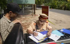 Đồng Nai: CSGT xử lý xe ben gây nguy cơ mất an toàn cầu dân sinh