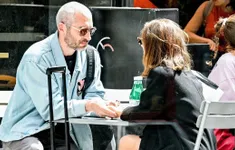 "Thiên nga đen" Natalie Portman và bạn trai mới vẫn mặn nồng