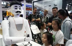 Cửa hàng đầu tiên trên thế giới bán robot AI hình người