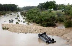 Lũ lụt nghiêm trọng tại bang Texas (Mỹ), ít nhất 13 người thiệt mạng