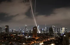 Israel và Iran tiếp tục không kích lẫn nhau