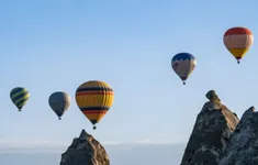 Rơi khinh khí cầu du lịch ở Thổ Nhĩ Kỳ, nhiều người thương vong