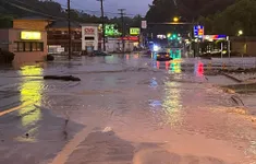 Mỹ: Lũ lụt bất ngờ ở bang West Virginia, nhiều người chết và mất tích