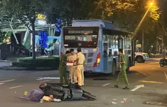 TP Hồ Chí Minh: Va chạm với xe buýt, người phụ nữ đi xe máy tử vong