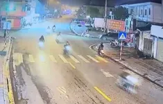Nhóm thanh, thiếu niên truy đuổi, ném vỏ chai bia khiến 1 người tử vong