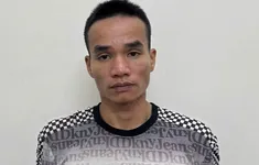 Trộm lẻn cửa sổ tầng 2, vơ sạch điện thoại và cả lợn đất