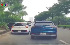 Nguy hiểm từ hành vi dừng xe bất cẩn trên đường