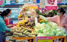 Doanh nghiệp “gồng mình” giảm giá khi sức mua chững lại