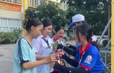 Phà xuyên đêm, xe buýt đưa đón: TP Hồ Chí Minh chăm lo thi Tốt nghiệp THPT