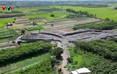 Bãi rác quá tải gây ô nhiễm môi trường, người dân lo mất sinh kế