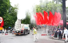 Hà Nội vận hành xe phun sương dập bụi hiện đại tại 4 quận nội thành