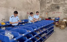 Quảng Ninh: Phát hiện kho hàng hơn 47.000 sản phẩm nhập lậu tinh vi