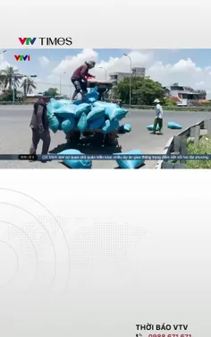 “Không phơi đây thì ở đâu”: Tình trạng phơi lúa trên đường vẫn tái diễn
