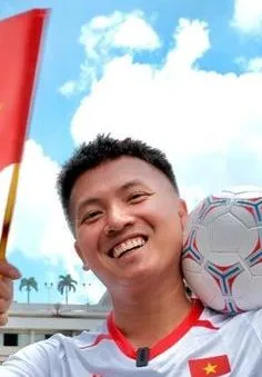 Người hâm mộ Việt Nam không chỉ yêu bóng đá thắng