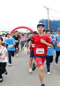 Sinh viên tưng bừng tham gia “Đường chạy kết nối”