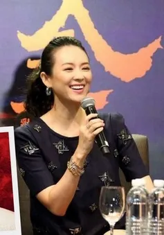Chương Tử Di cảm thấy bình yên và hạnh phúc bên con gái đầu lòng