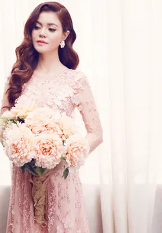 Á khôi Thời trang Việt Nam khoe vẻ đẹp dịu dàng với váy hoa