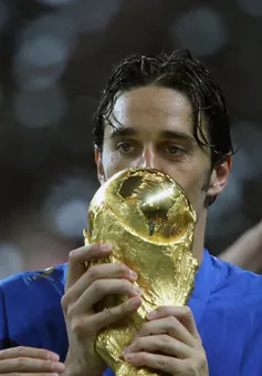 Nhà vô địch thế giới Luca Toni tuyên bố giải nghệ