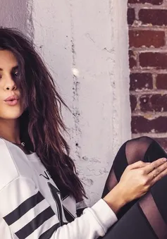 Selena Gomez thích “khóa môi” tài tử James Franco