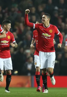 ĐHTB vòng 25 Premier League: Không thể thiếu Smalling