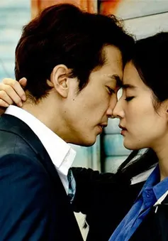 Song Seung Hun "khóa môi" Lưu Diệc Phi say đắm