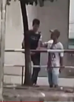 Bắt đối tượng 'xin đểu' giữa ban ngày ở Hà Nội