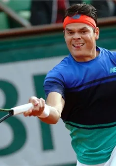 Pháp mở rộng 2016: Milos Raonic bất ngờ bị loại, Stan Wawrinka vất vả đi tiếp