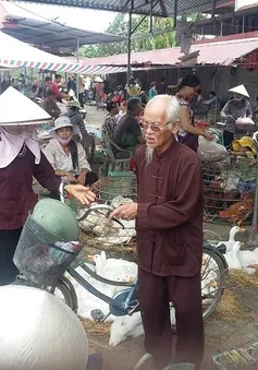 Hải Dương: Chính quyền xã buông lỏng quản lý, tiểu thương chợ Quý Cao kêu trời!