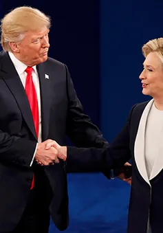 Sau hàng loạt công kích, Clinton - Trump được yêu cầu nói tốt về nhau