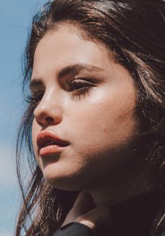 Vừa trở lại làng giải trí, Selena Gomez đã đắt “show”