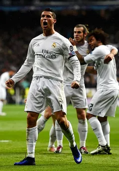 Giúp Real ngược dòng, Ronaldo viết tiếp lịch sử Champions League