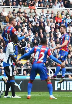 Newcastle thắng, Sunderland hòa, Premier League nóng bỏng cuộc đua ngược