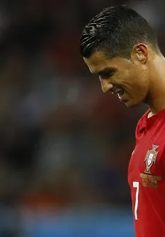 C.Ronaldo "lỗi mồm", HLV Bồ Đào Nha lên tiếng bào chữa