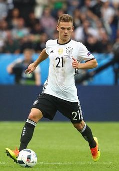 VIDEO EURO 2016: Cột dọc từ chối siêu phẩm của Kimmich