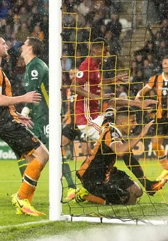 VIDEO Pha solo "chóng mặt" hàng thủ Hull City của Rashford