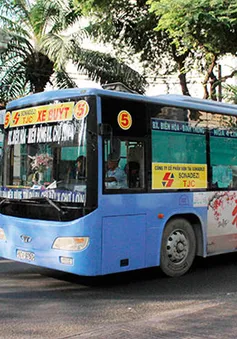 TP.HCM ưu tiên quảng cáo hàng Việt Nam trên xe bus