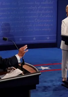 Ông Trump gọi bà Clinton là "thảm họa" trong cuộc tranh luận cuối cùng