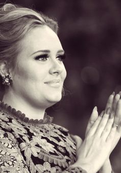 25 của Adele chính thức là album bán chạy nhất năm